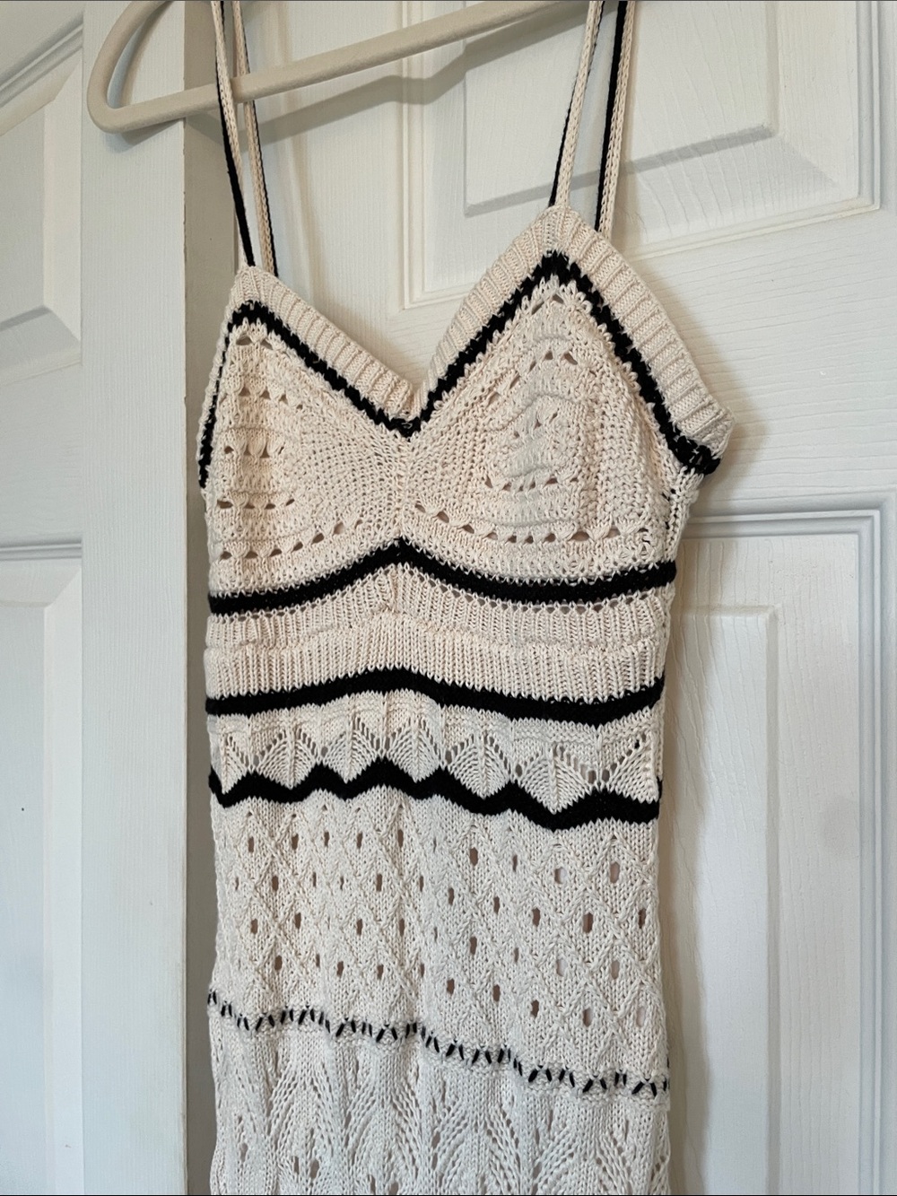 Olive & Oak Cream Crochet Maxi Dress with Black Trim - Picture 4 of 4
